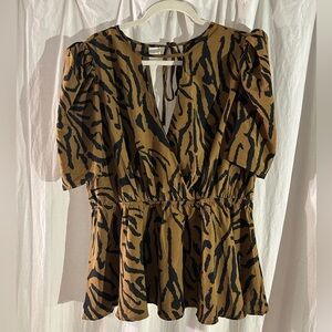 Nasty Gal Plus Size Tiger Print Puff Sleeve Wrap Top – Size 16
